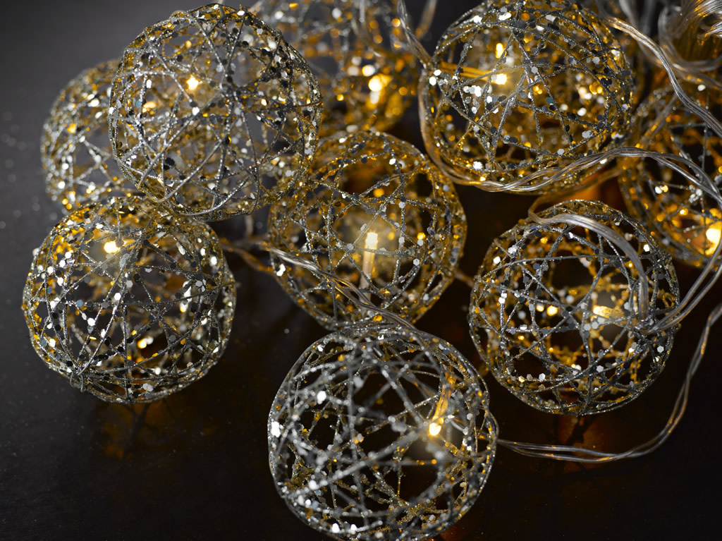 Lichterkette mit Kugeln, 10er warmweiß decoled.de
