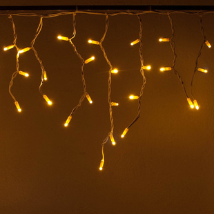 LED Lichterkette Eiszapfen 114er warmweiß
