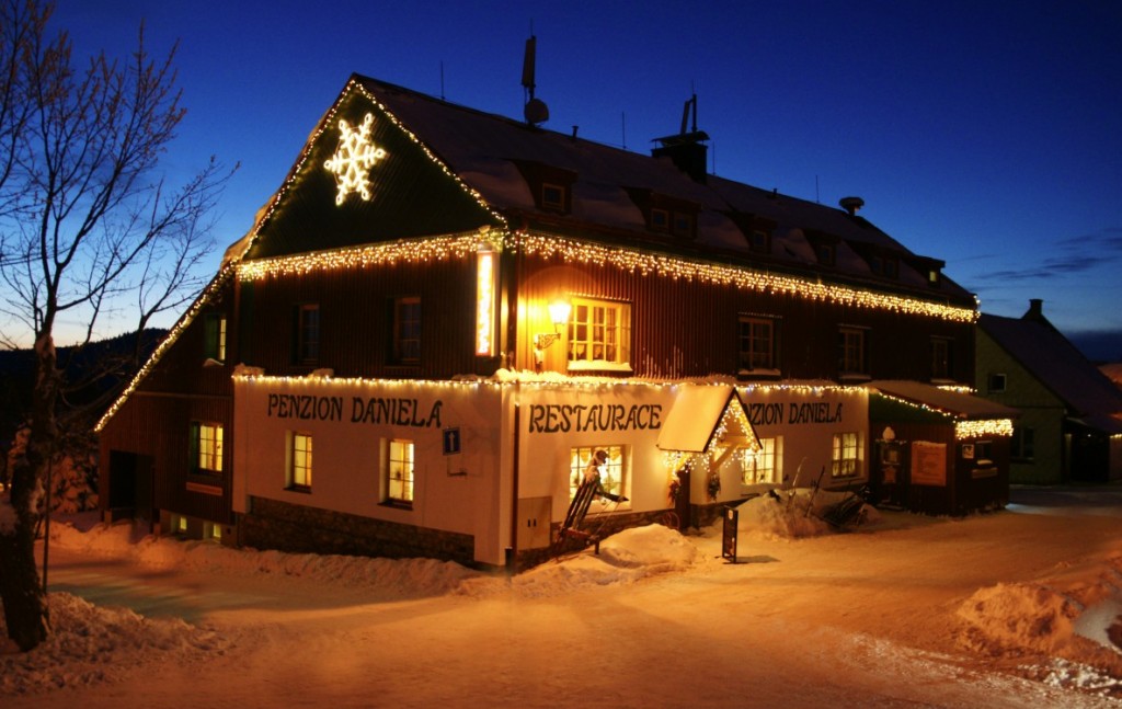LED Lichterkette Eiszapfen 114er warmweiß mit kaltweiß Flash von decoLED